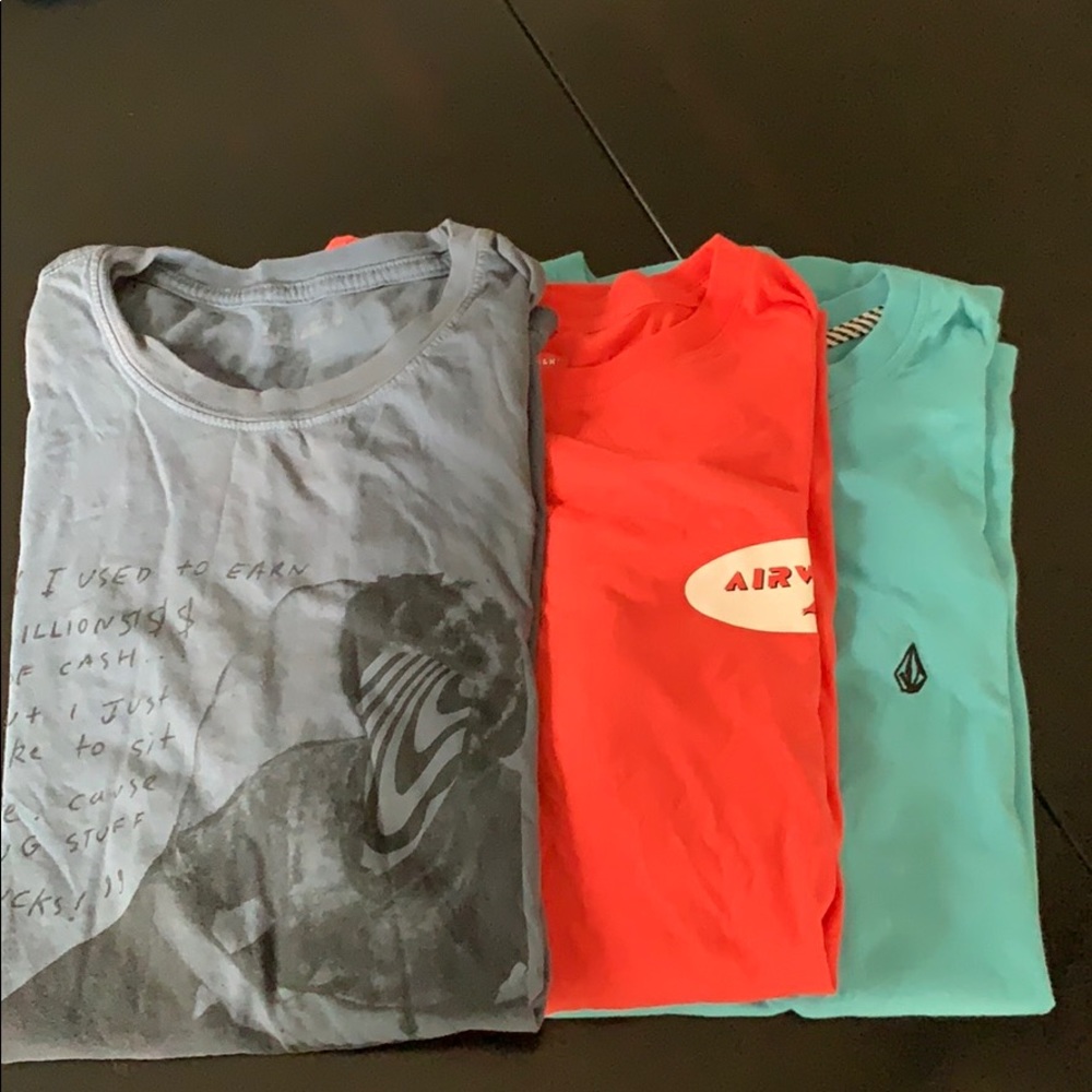 Bundle of tshirts Airwalk Volcom DC Mens Small